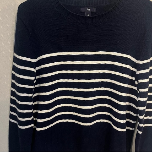Gap Navy Stripped Pullover Sweater Women’s Size Medium - Picture 2 of 4